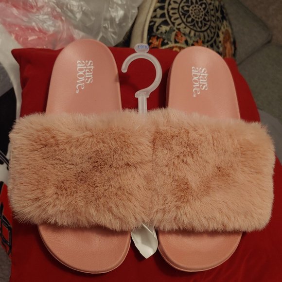 Slippers - Picture 1 of 1